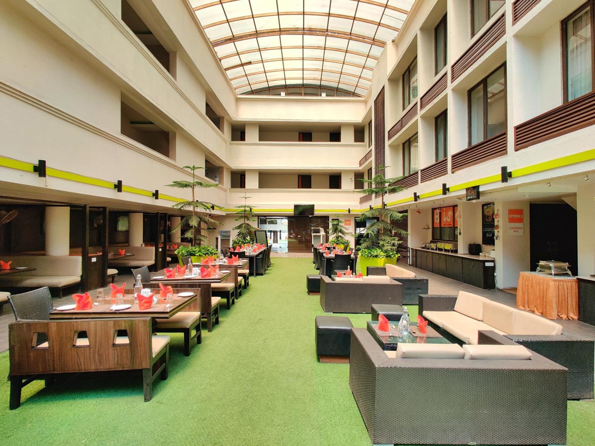 Citrus Hotel Лонавла Екстер'єр фото