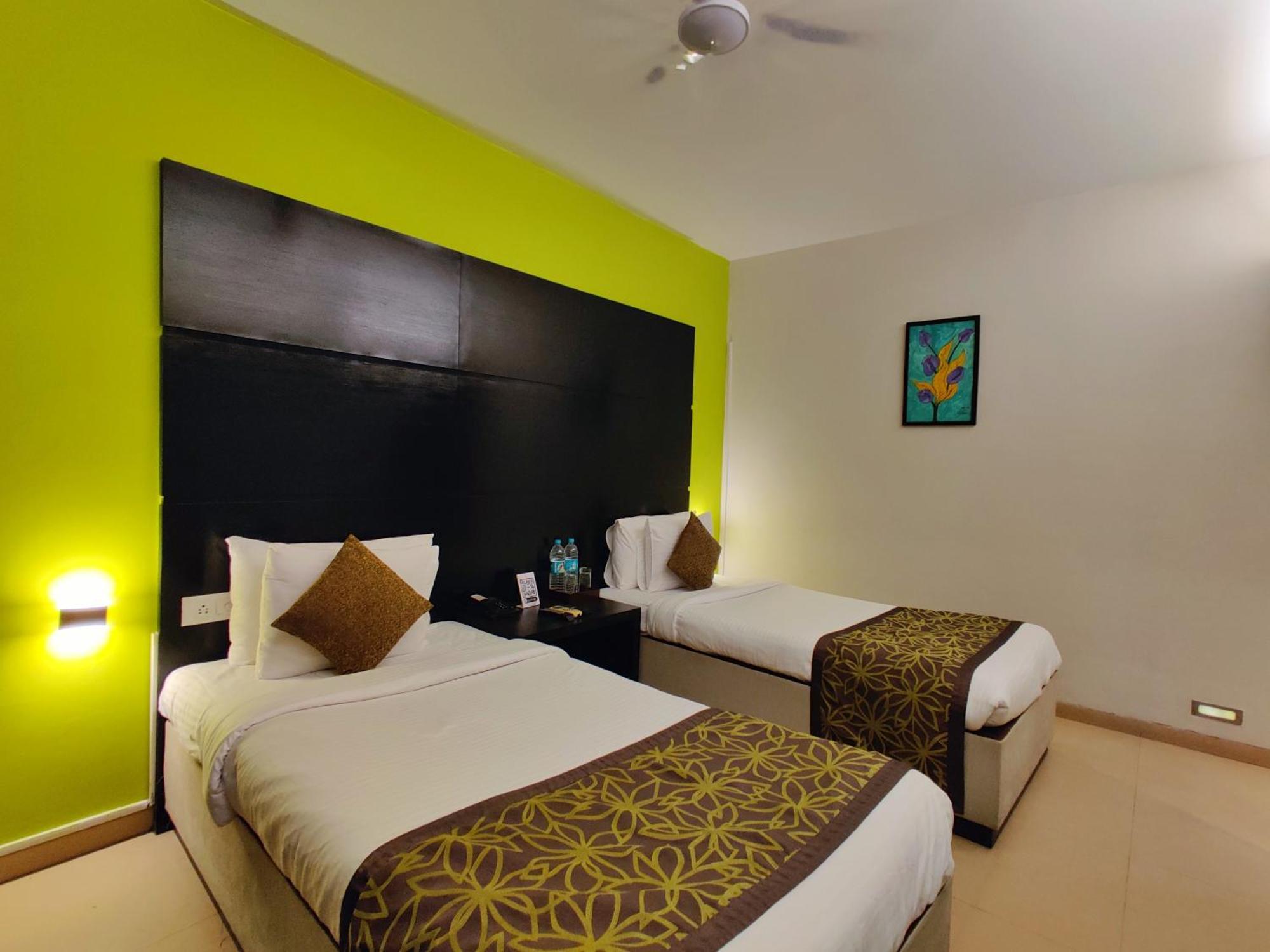 Citrus Hotel Лонавла Екстер'єр фото