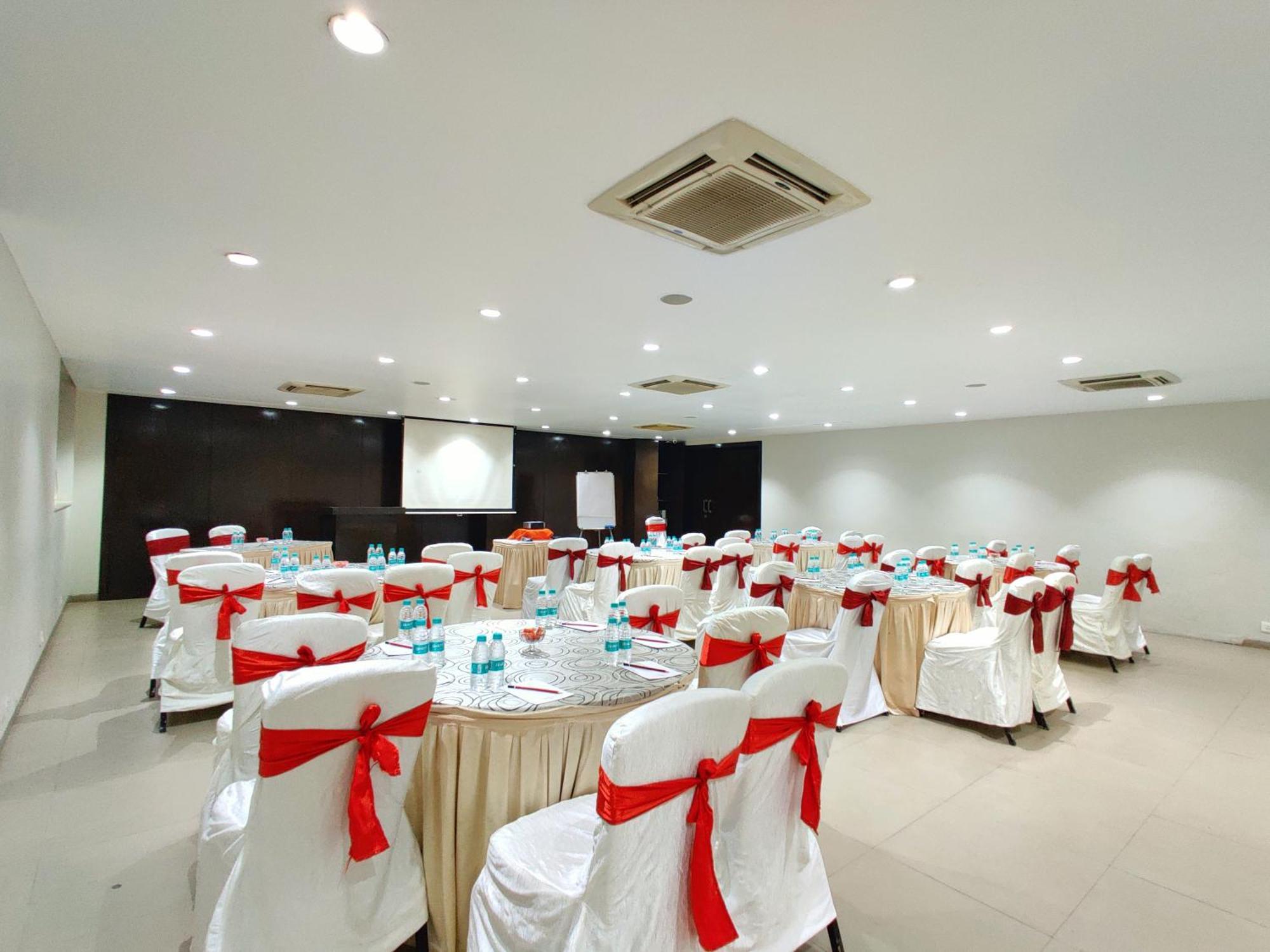 Citrus Hotel Лонавла Екстер'єр фото