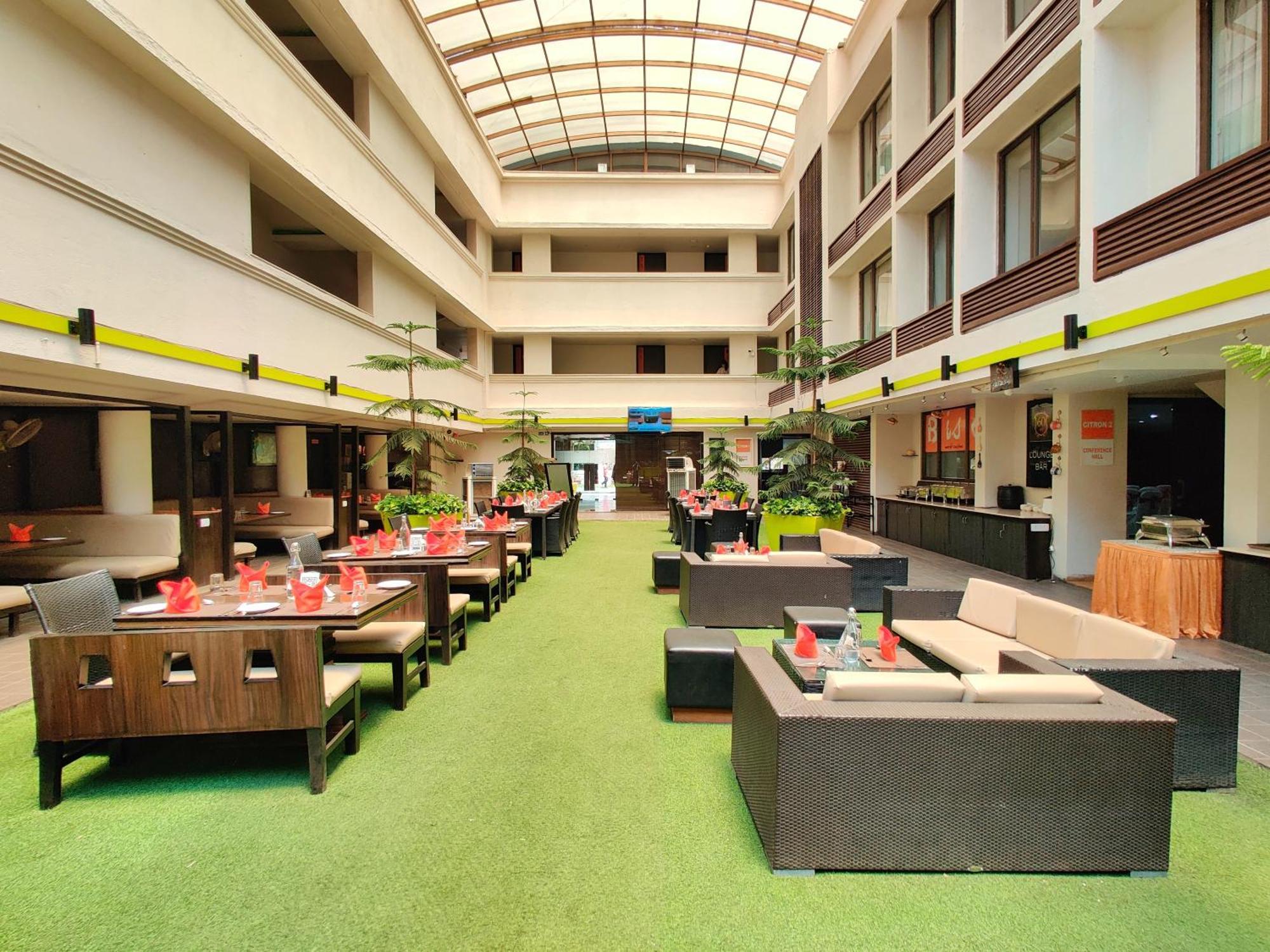 Citrus Hotel Лонавла Екстер'єр фото