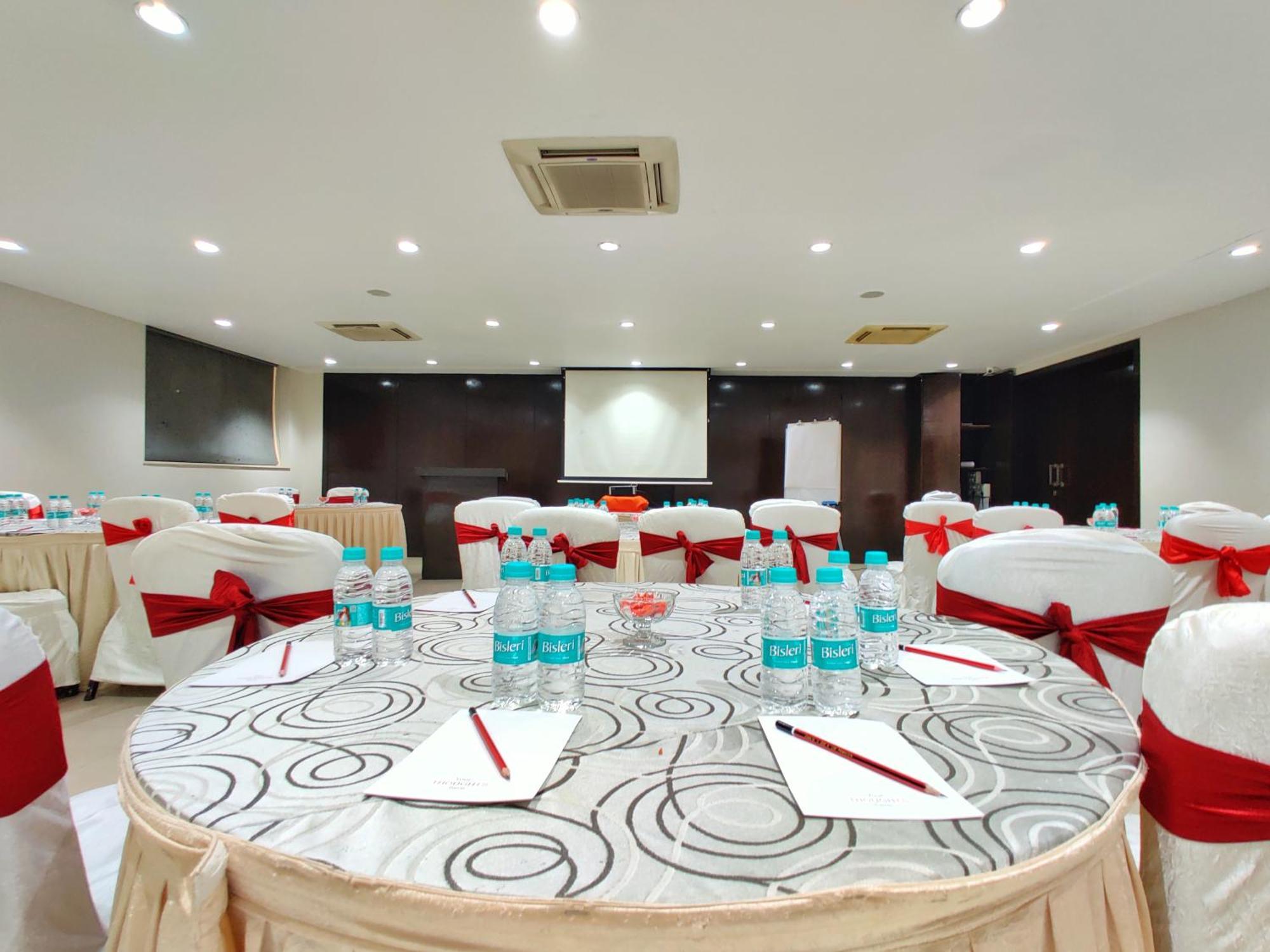 Citrus Hotel Лонавла Екстер'єр фото