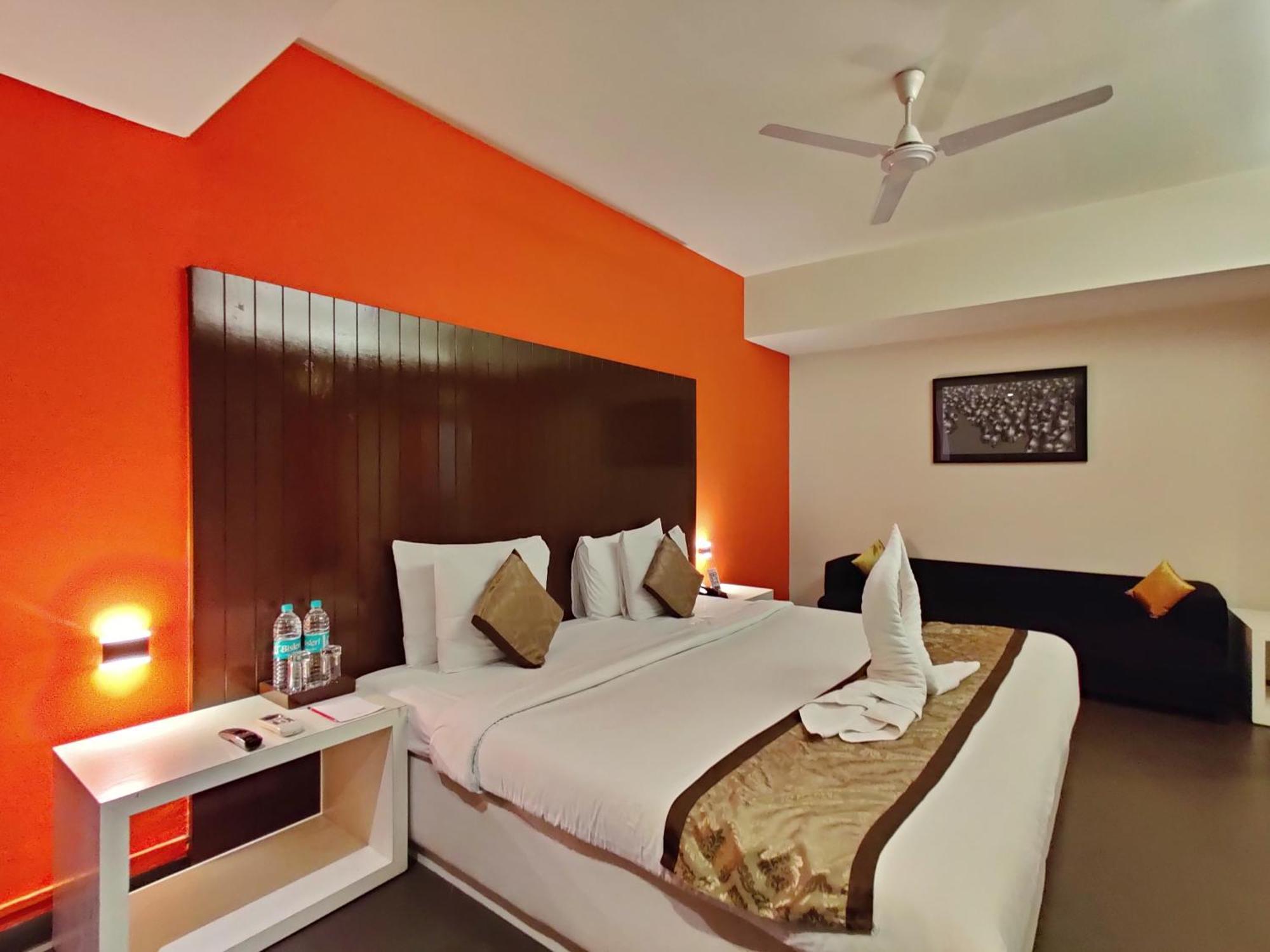 Citrus Hotel Лонавла Екстер'єр фото